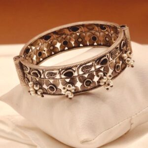 Moonlitr Onyx Bangle Black