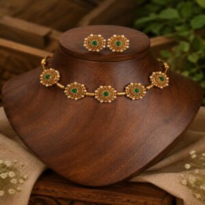 Sun Bloom Emerald Necklace (Green)